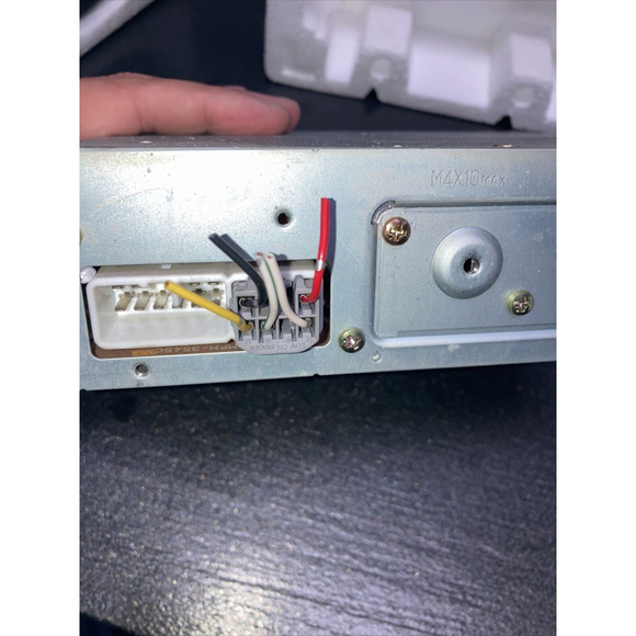 Toyota PLL Synthesized AM/FM Receiver 36201 / Untested Speakers 15w 08691-00832 - Picture 4 of 7